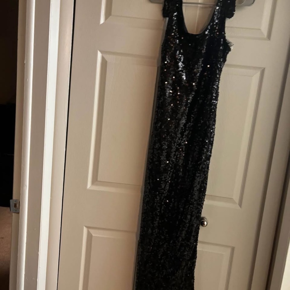Dress - Picture 3 of 4